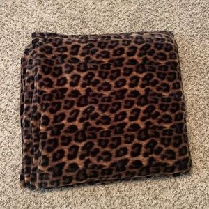 Queen Leopard print throw blanket